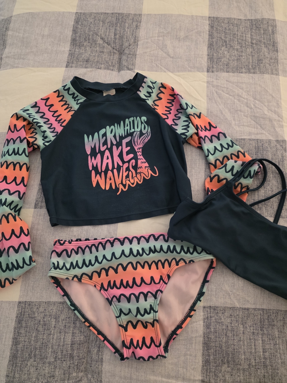 Cat & Jack Navy Rashguard Set with Coral, Mint & Pink Waves Medium 7/8 EUC